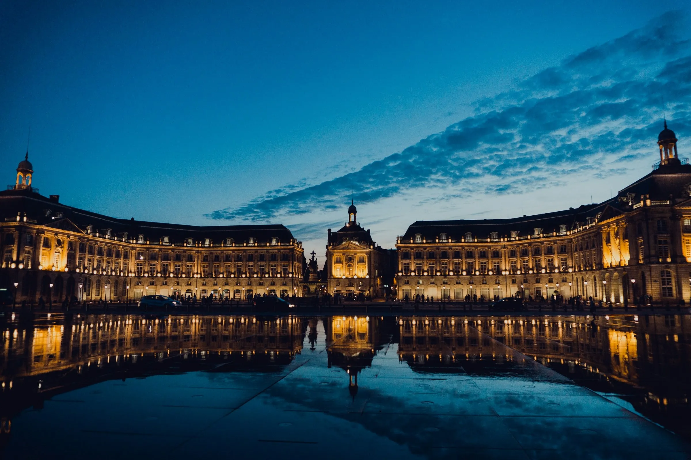 Place de la Bourse and the water mirror in Bordeaux at blue hour
