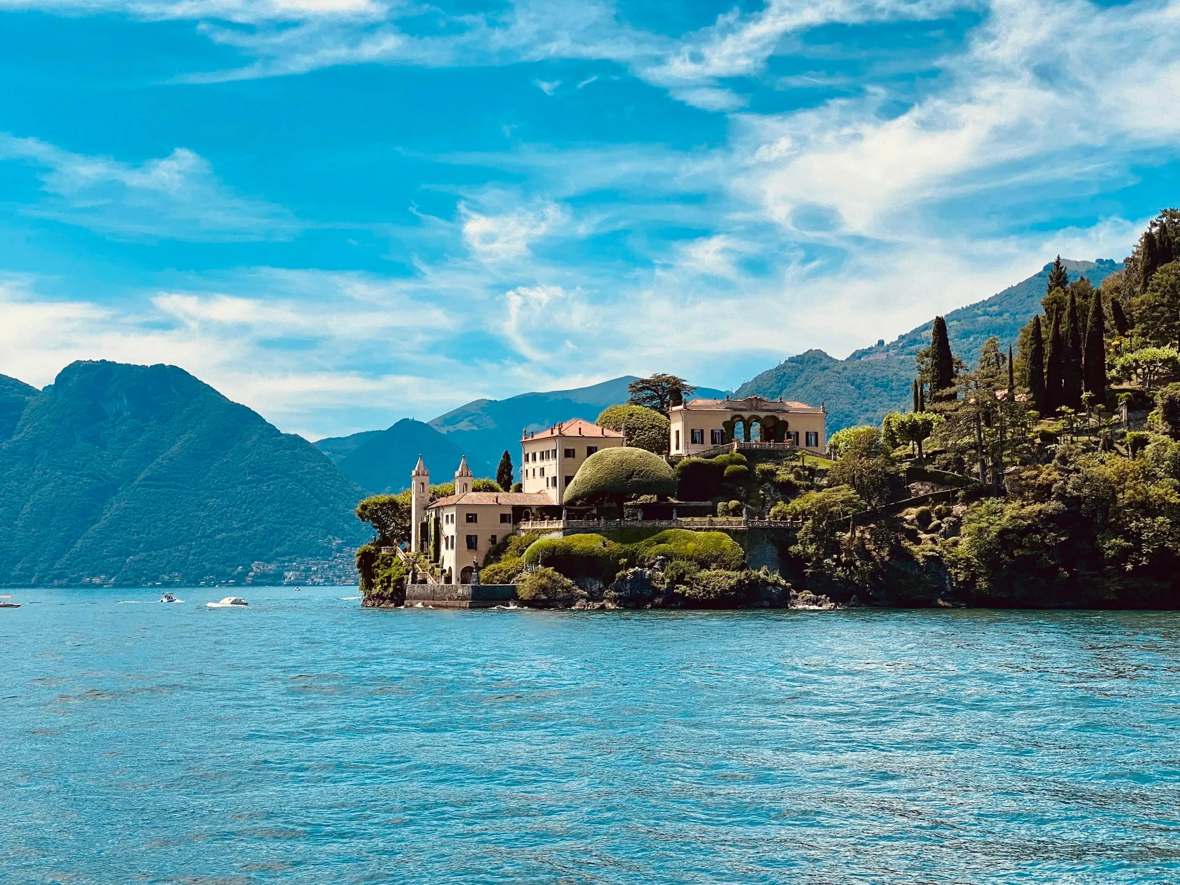 Villa on a peninsula of Lake Como